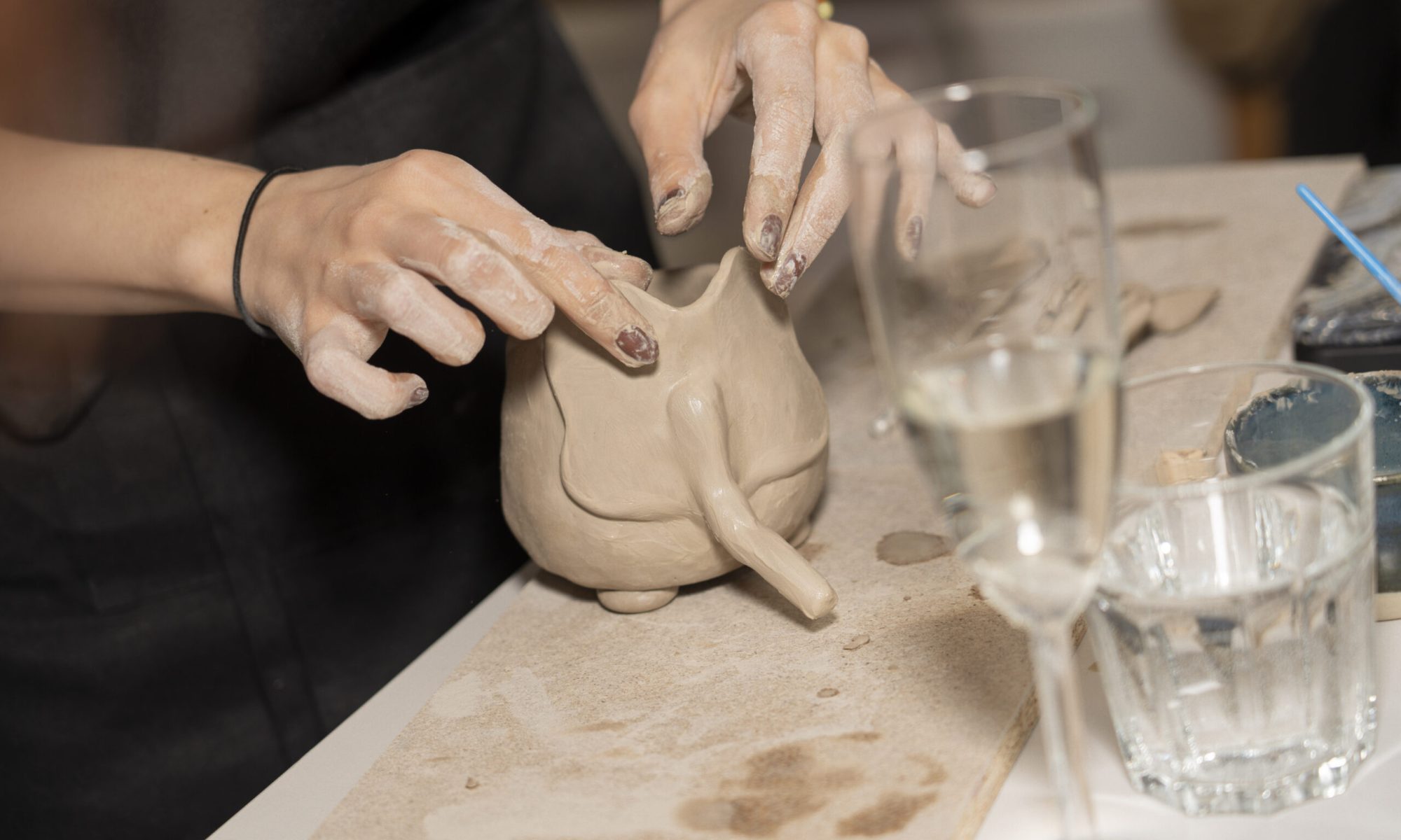 Modellierkurs Töpferkurs Prosecco Wine Clay Afterwork